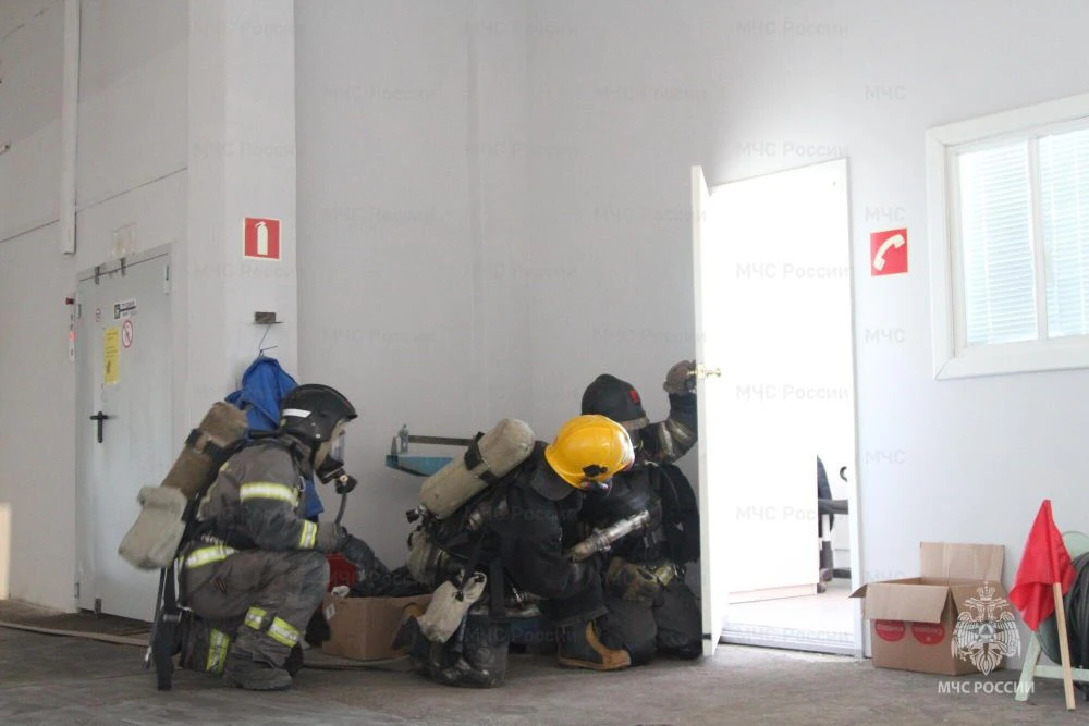 В Архангельске прошли пожарно-тактические учения на хлебозаводе №4 В Архангельске прошли пожарно-тактические учения на хлебозаводе №4