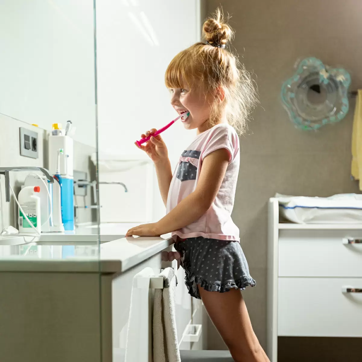 Гигиена зубной щетки: как дезинфицировать и почему это так важно