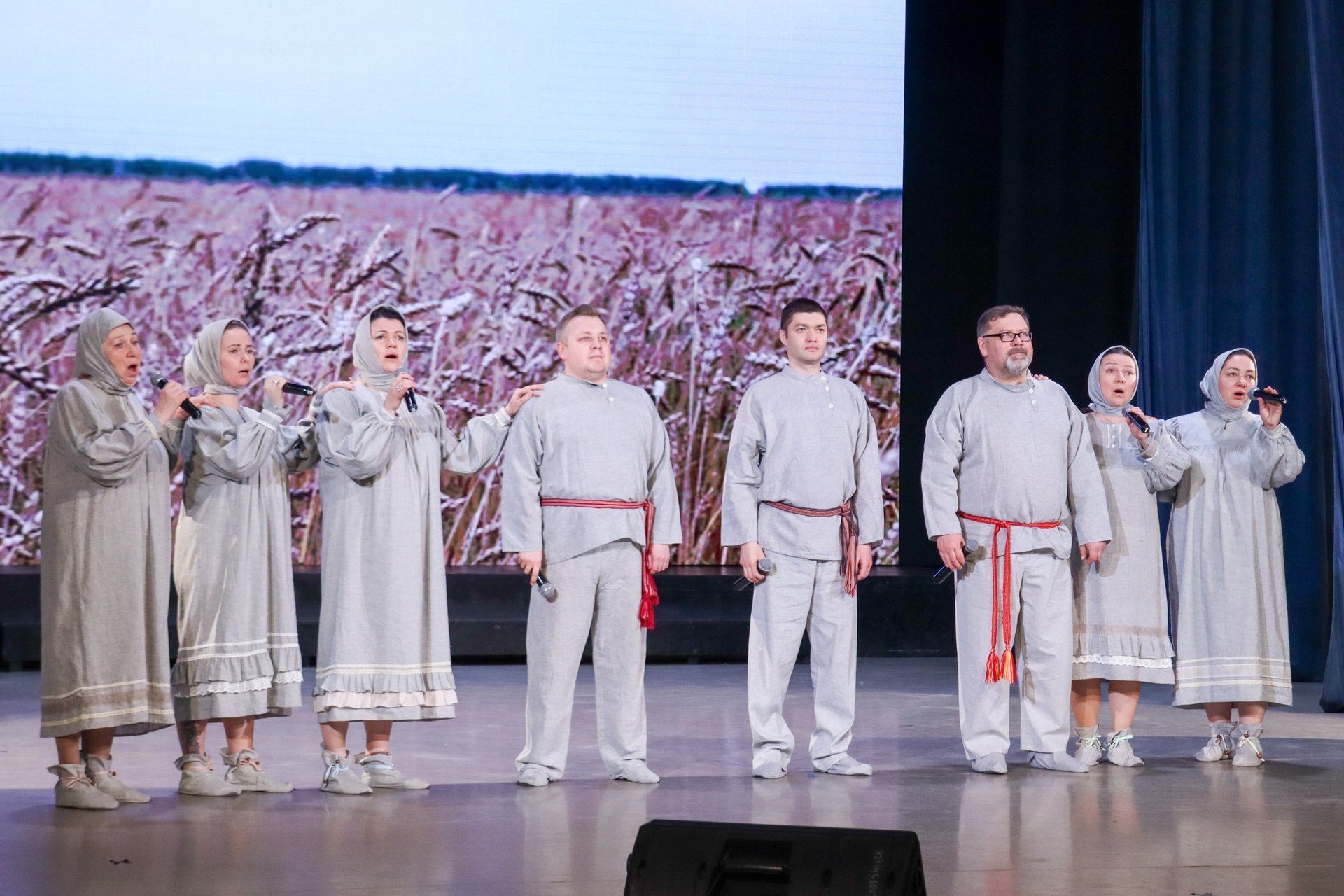 «И будет месяц май». культурном центре «Соломбала-Арт» прошёл отборочный тур XI народного фестиваля «Архангельск поёт о Победе»