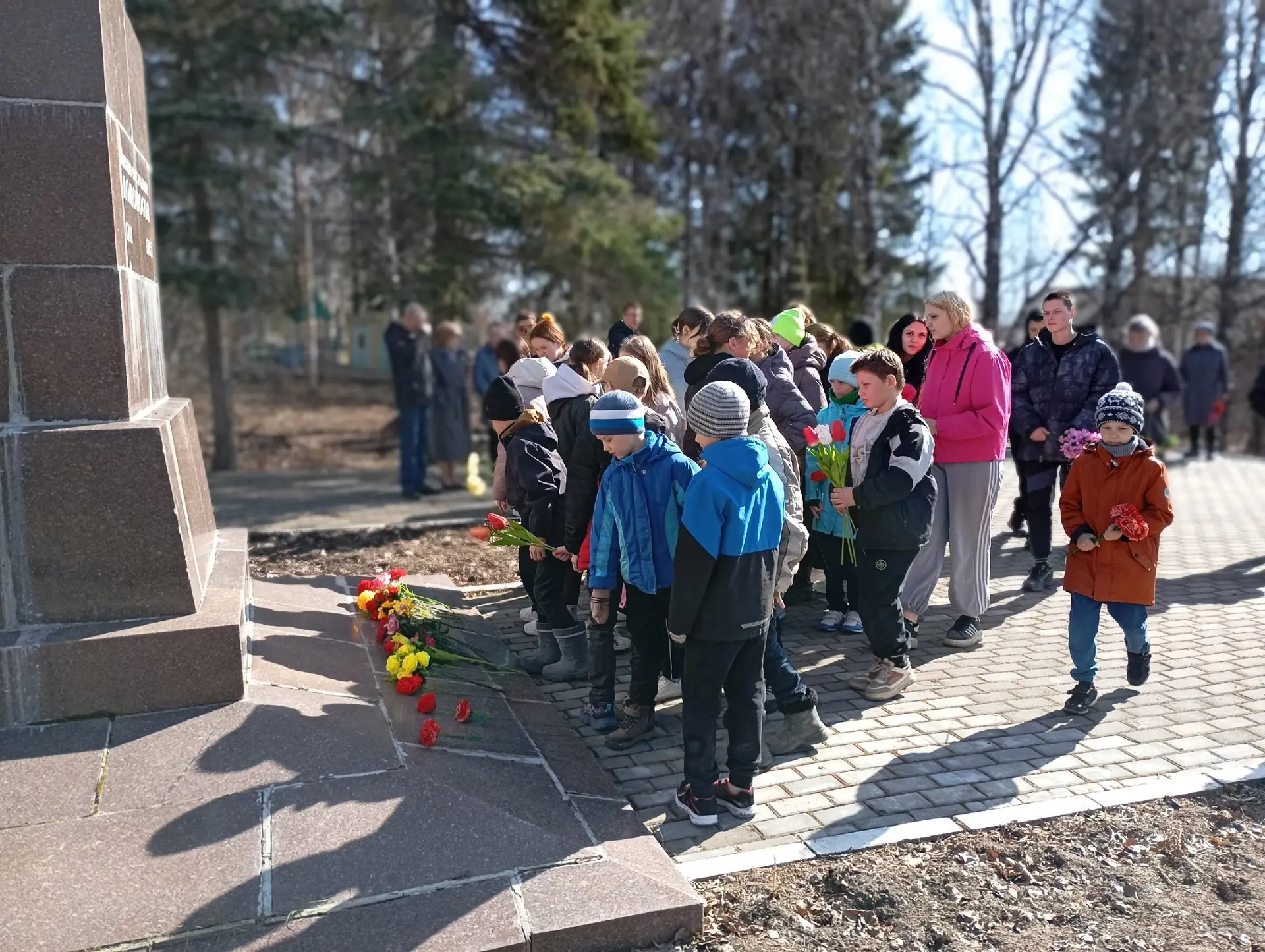 «Наш земляк, наша гордость»: Куростров почтил память М. В. Ломоносова «Наш земляк, наша гордость»: Куростров почтил память М. В. Ломоносова
