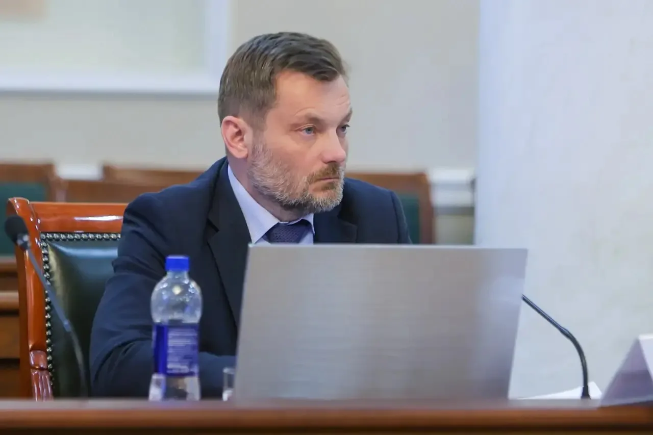 Александр Цыбульский: На заседании президиума межведомственной комиссии по поддержке участников СВО и их семей подробно обсудили, как работает система поддержки военнослужащих в части их трудоустройства, социальной адаптации... Александр Цыбульский: На заседании президиума межведомственной комиссии по поддержке участников СВО и их семей подробно обсудили, как работает система поддержки военнослужащих в части их трудоустройства, социальной адаптации...