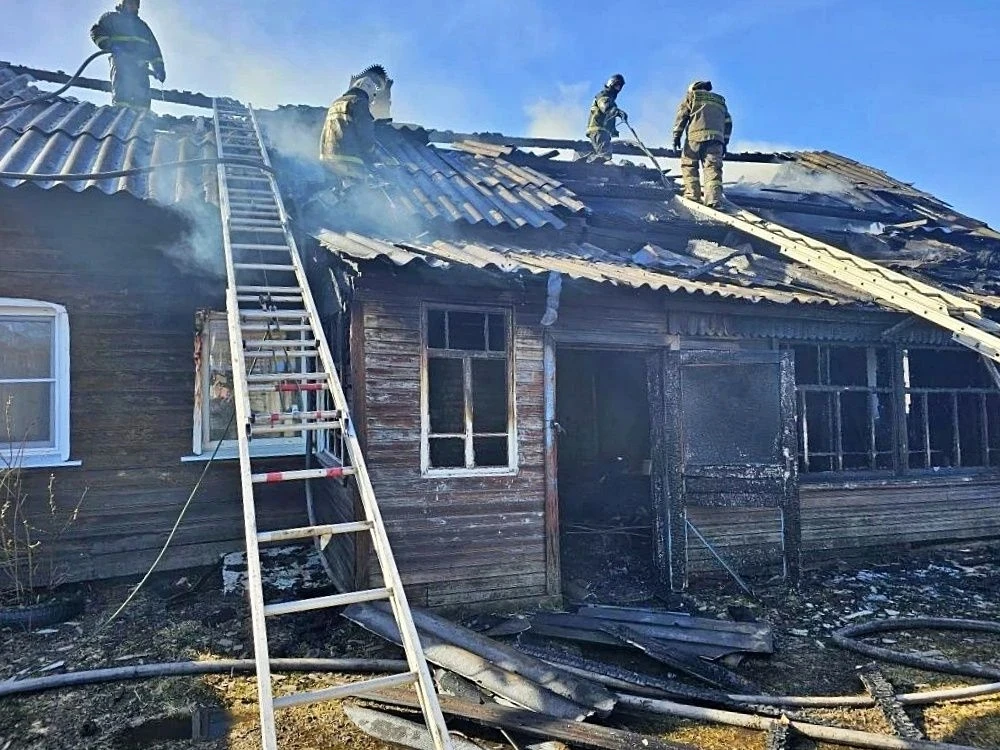 Стали известны подробности трагедии в Вельске, где при пожаре в частном доме погиб пятилетний ребенок Стали известны подробности трагедии в Вельске, где при пожаре в частном доме погиб пятилетний ребенок