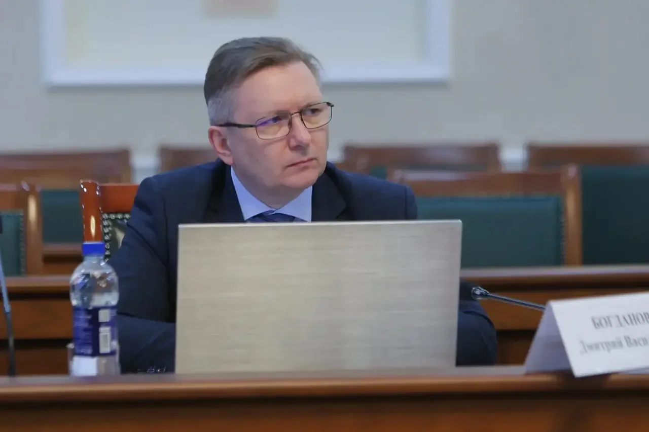 Александр Цыбульский: На заседании президиума межведомственной комиссии по поддержке участников СВО и их семей подробно обсудили, как работает система поддержки военнослужащих в части их трудоустройства, социальной адаптации... Александр Цыбульский: На заседании президиума межведомственной комиссии по поддержке участников СВО и их семей подробно обсудили, как работает система поддержки военнослужащих в части их трудоустройства, социальной адаптации...