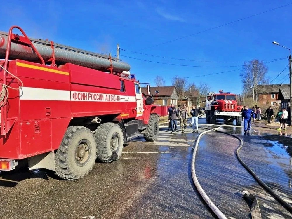 Стали известны подробности трагедии в Вельске, где при пожаре в частном доме погиб пятилетний ребенок