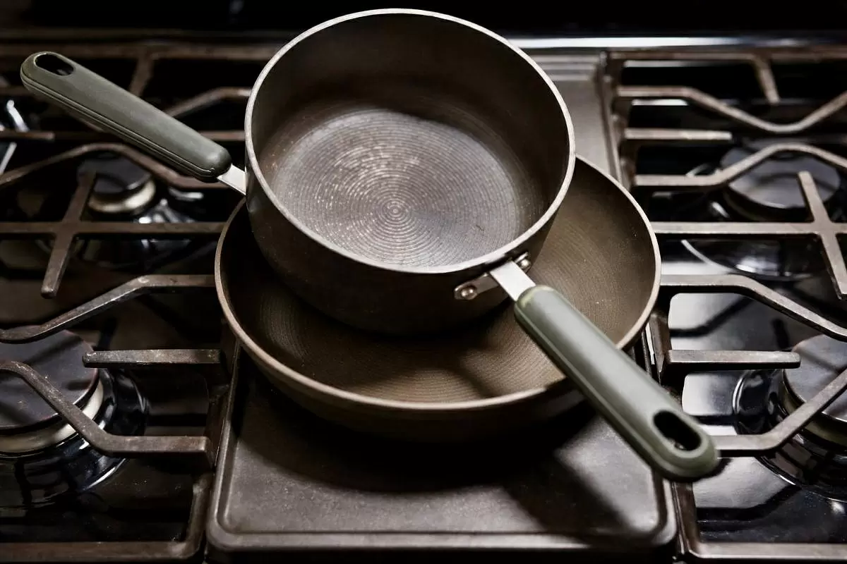 Антипригарная посуда и PFAS: неожиданные связи и что с этим делать