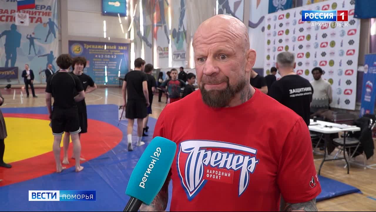 Легендарный боец Джефф Монсон во время визита в Архангельск посетил соревнования по грэпплингу и провёл мастер-класс