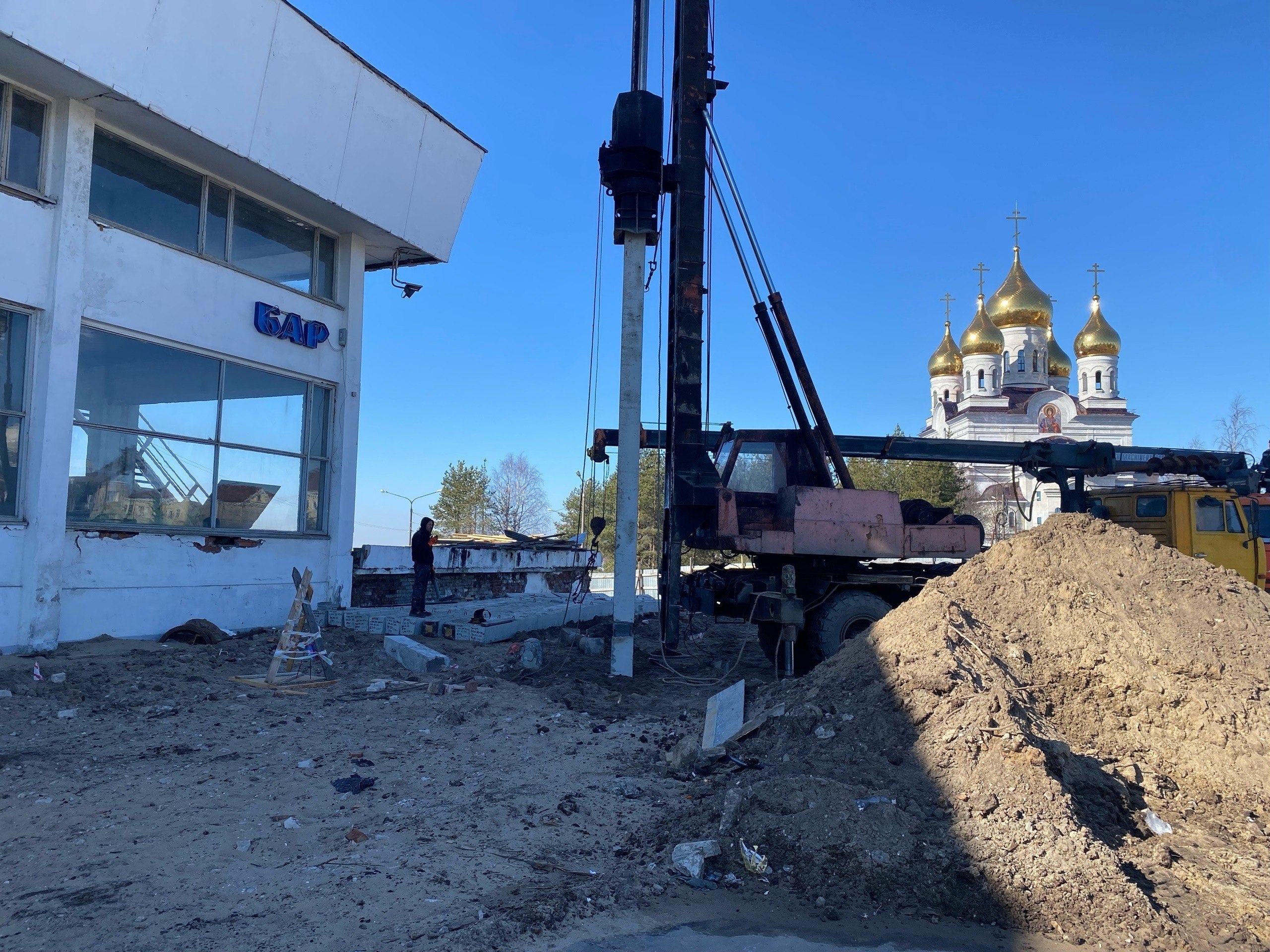 Смотрим, как здание МРВ обретает новую жизнь Смотрим, как здание МРВ обретает новую жизнь