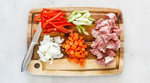 Тушеная картошка со свининой: простота и вкус в одном блюде