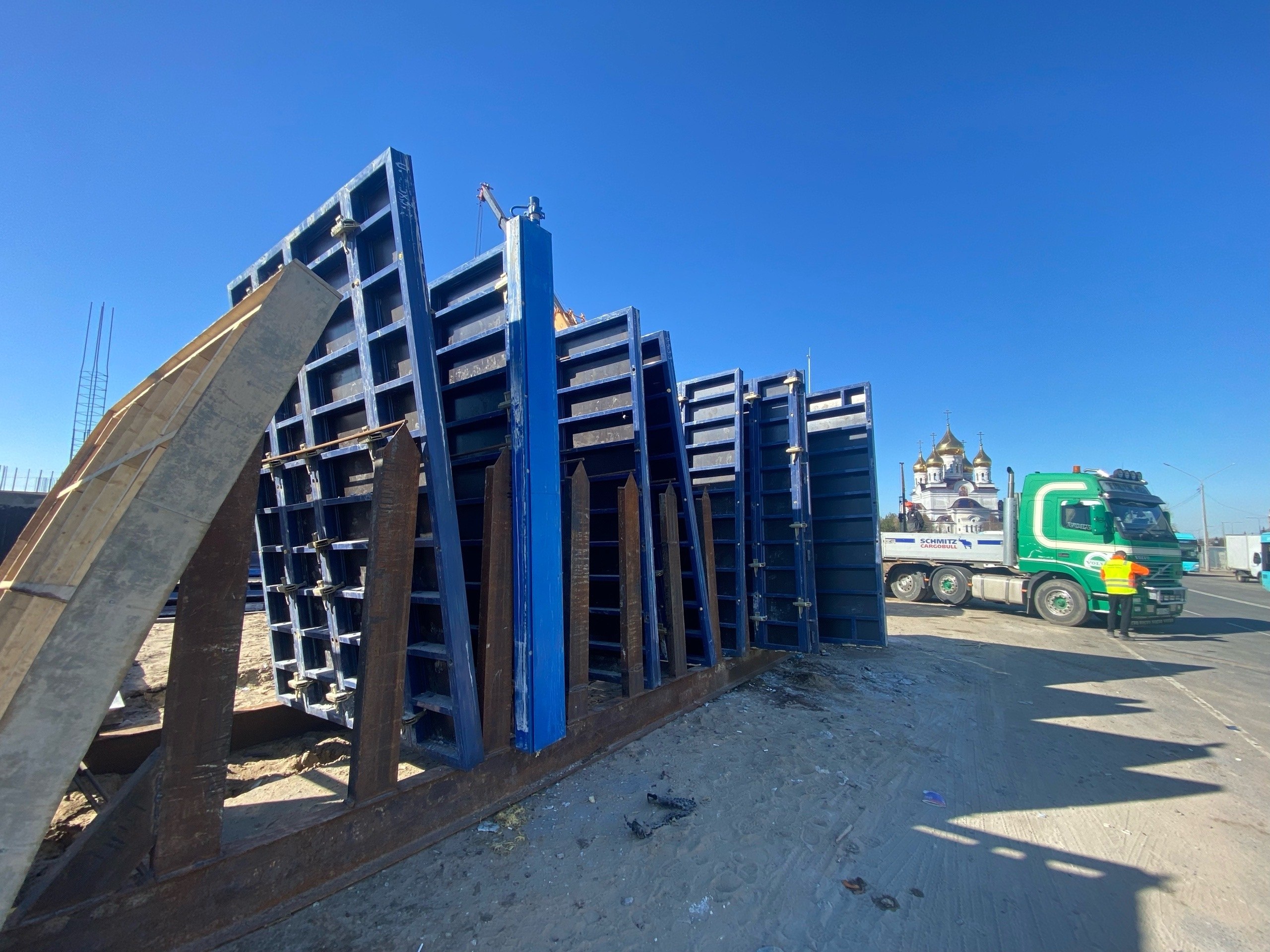 Смотрим, как здание МРВ обретает новую жизнь Смотрим, как здание МРВ обретает новую жизнь