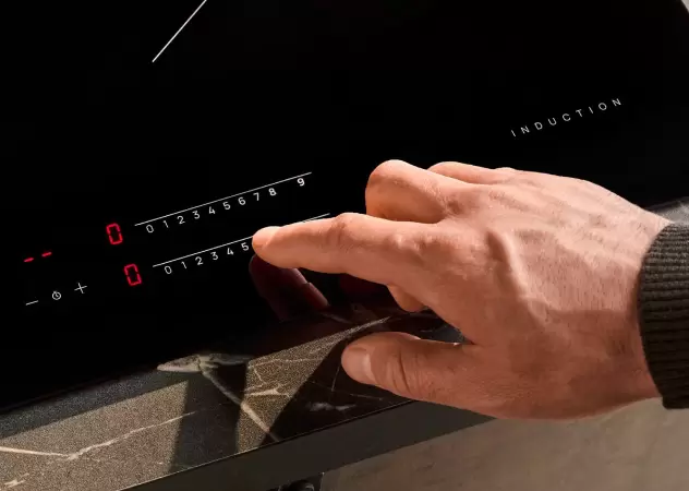 Уход за стеклокерамической варочной панелью: простые секреты для безупречного блеска!