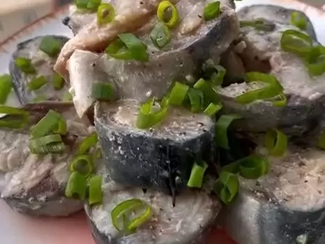 Как приготовить идеальную малосольную скумбрию: секретный рецепт от настоящего мастера