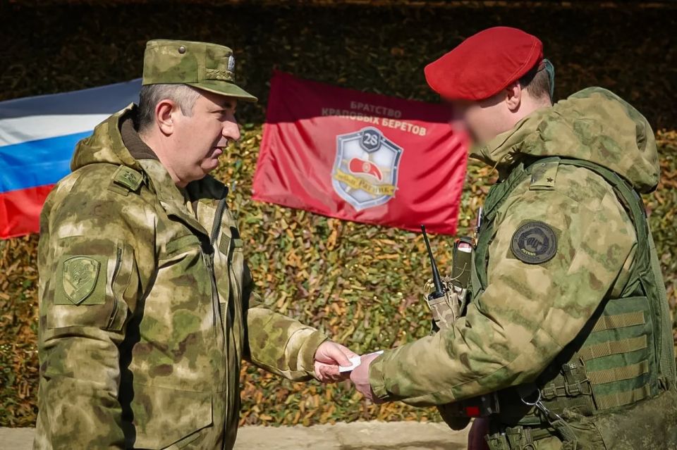 В Архангельске росгвардейцы-участники СВО награждены государственными наградами В Архангельске росгвардейцы-участники СВО награждены государственными наградами
