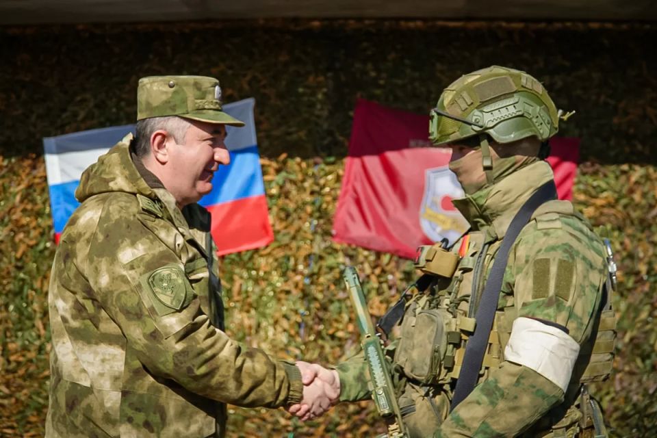 В Архангельске росгвардейцы-участники СВО награждены государственными наградами В Архангельске росгвардейцы-участники СВО награждены государственными наградами