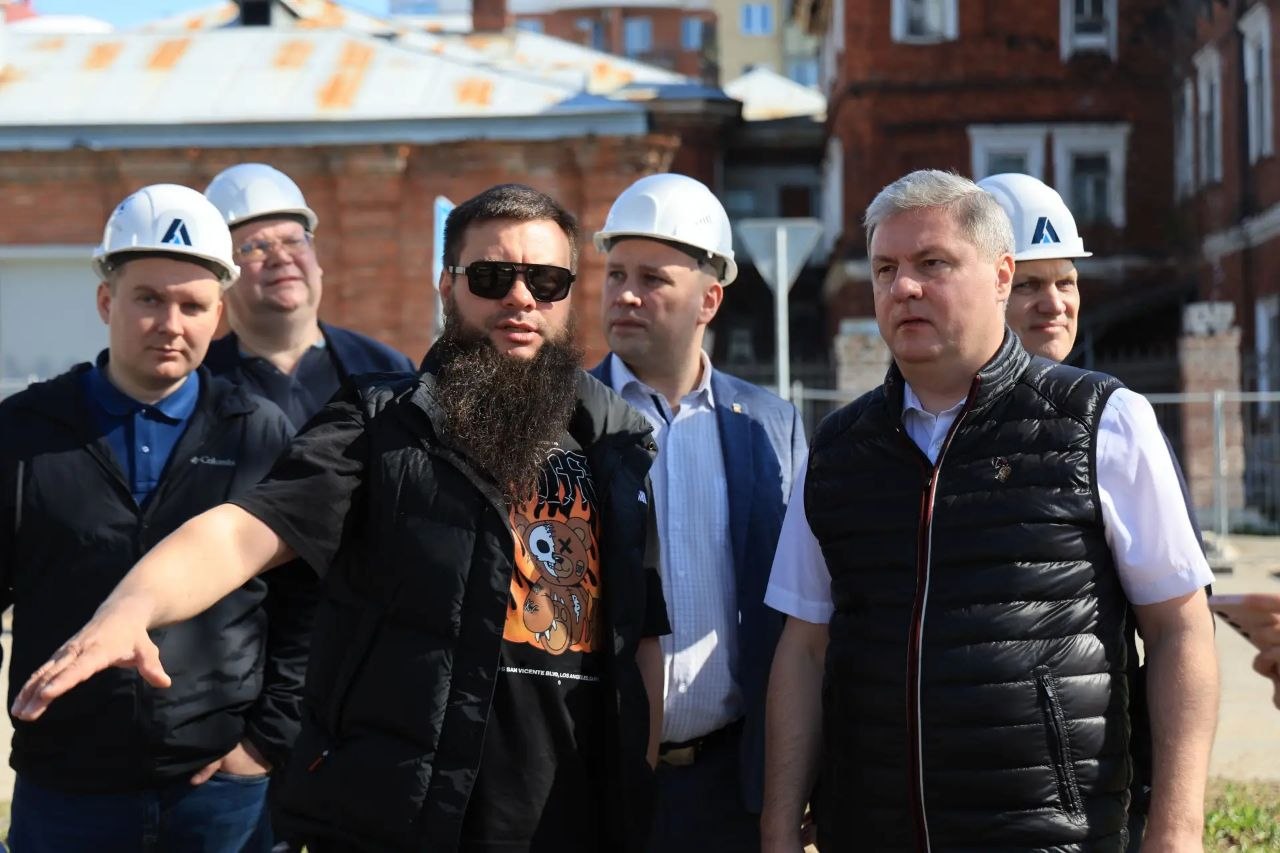 Сегодня проверил реконструкцию площади Профсоюзов Сегодня проверил реконструкцию площади Профсоюзов