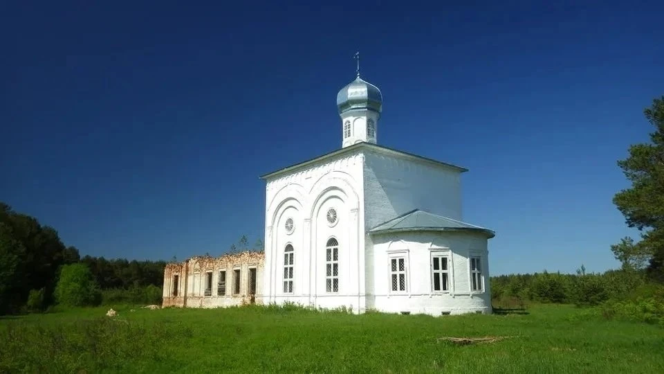 Церкви Владимирской Божией Матери Красноборского округа продолжаются работы по восстановлению храма