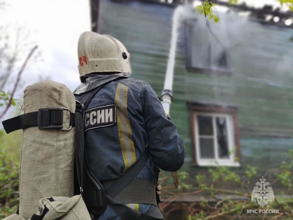 Пожар в частично расселённом доме ликвидирован Пожар в частично расселённом доме ликвидирован
