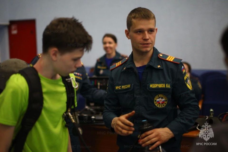В Архангельске школьники познакомились с направлениями службы в системе МЧС России В Архангельске школьники познакомились с направлениями службы в системе МЧС России