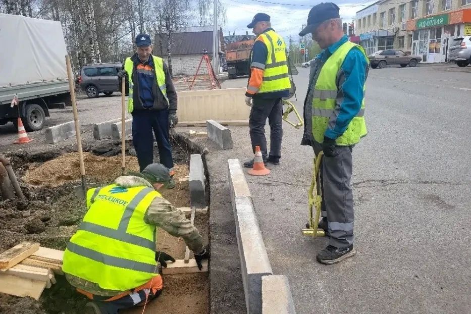 Александр Цыбульский: В Няндоме ремонтируем дорогу на улице Леваневского: работы идут на отрезке от улицы Советской до улицы 60 лет Октября Александр Цыбульский: В Няндоме ремонтируем дорогу на улице Леваневского: работы идут на отрезке от улицы Советской до улицы 60 лет Октября