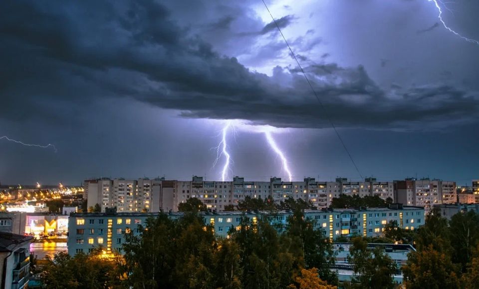 18 мая в периоде 12-15 часов на северо-востоке Архангельской области местами ожидается гроза