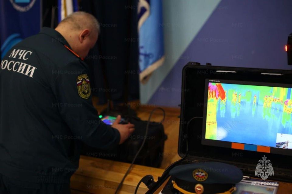 В Архангельске школьники познакомились с направлениями службы в системе МЧС России В Архангельске школьники познакомились с направлениями службы в системе МЧС России