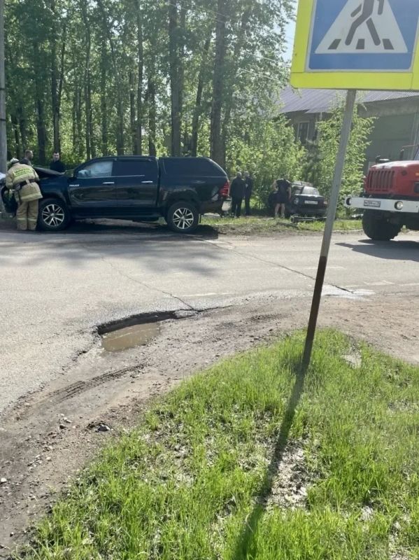В Коряжме в ДТП пострадали три человека В Коряжме в ДТП пострадали три человека