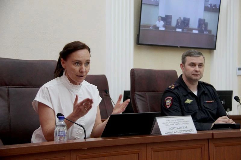 В УМВД России по Архангельской области под председательством заместителя начальника УМВД области полковника полиции Александра Нечаева состоялось занятие для сотрудников, главными темами которого стали реализация мер... В УМВД России по Архангельской области под председательством заместителя начальника УМВД области полковника полиции Александра Нечаева состоялось занятие для сотрудников, главными темами которого стали реализация мер...