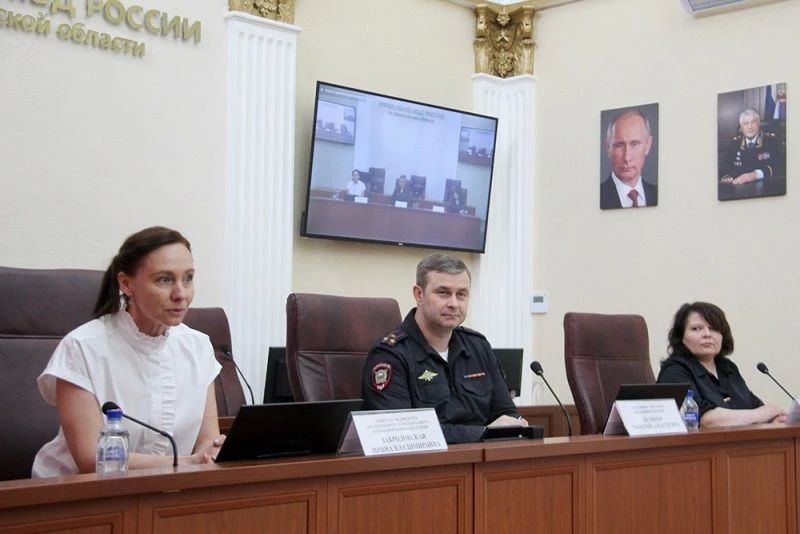 В УМВД России по Архангельской области под председательством заместителя начальника УМВД области полковника полиции Александра Нечаева состоялось занятие для сотрудников, главными темами которого стали реализация мер... В УМВД России по Архангельской области под председательством заместителя начальника УМВД области полковника полиции Александра Нечаева состоялось занятие для сотрудников, главными темами которого стали реализация мер...