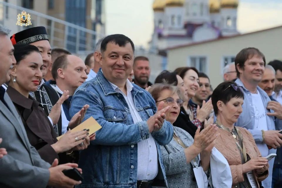 В Архангельске торжественно открыли 115-ю навигацию единственного в России действующего парохода-колесника «Н.В. Гоголь» В Архангельске торжественно открыли 115-ю навигацию единственного в России действующего парохода-колесника «Н.В. Гоголь»
