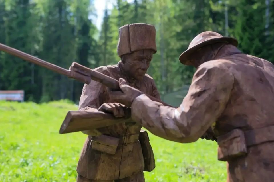 Александр Цыбульский: Участники VI методического семинара Российского военно-исторического общества сегодня побывали на «Юрьевском рубеже» – одном из важнейших мемориальных комплексов как Архангельской области, так и всей... Александр Цыбульский: Участники VI методического семинара Российского военно-исторического общества сегодня побывали на «Юрьевском рубеже» – одном из важнейших мемориальных комплексов как Архангельской области, так и всей...