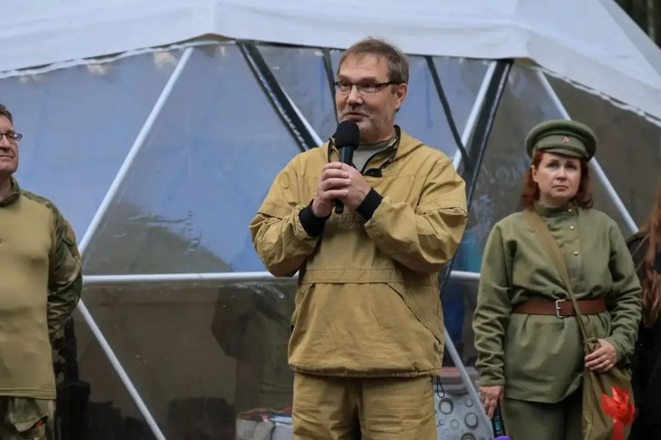Александр Цыбульский: Участники VI методического семинара Российского военно-исторического общества сегодня побывали на «Юрьевском рубеже» – одном из важнейших мемориальных комплексов как Архангельской области, так и всей... Александр Цыбульский: Участники VI методического семинара Российского военно-исторического общества сегодня побывали на «Юрьевском рубеже» – одном из важнейших мемориальных комплексов как Архангельской области, так и всей...