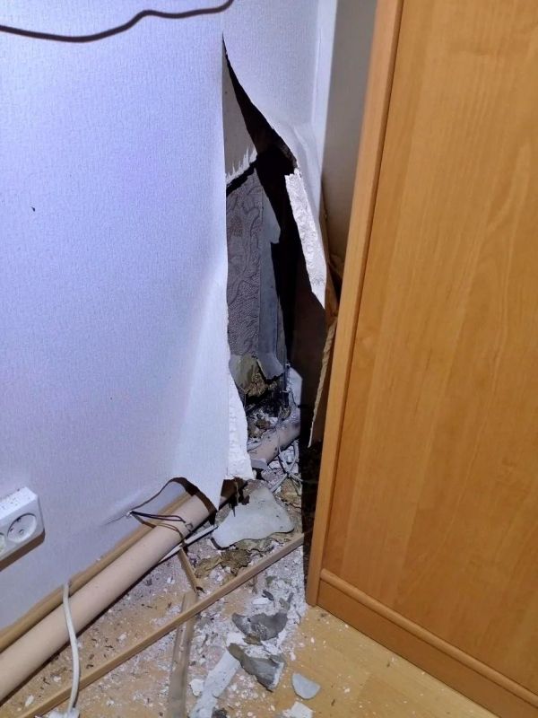 Шаровая молния пробила стену дома в Шенкурском округе Шаровая молния пробила стену дома в Шенкурском округе