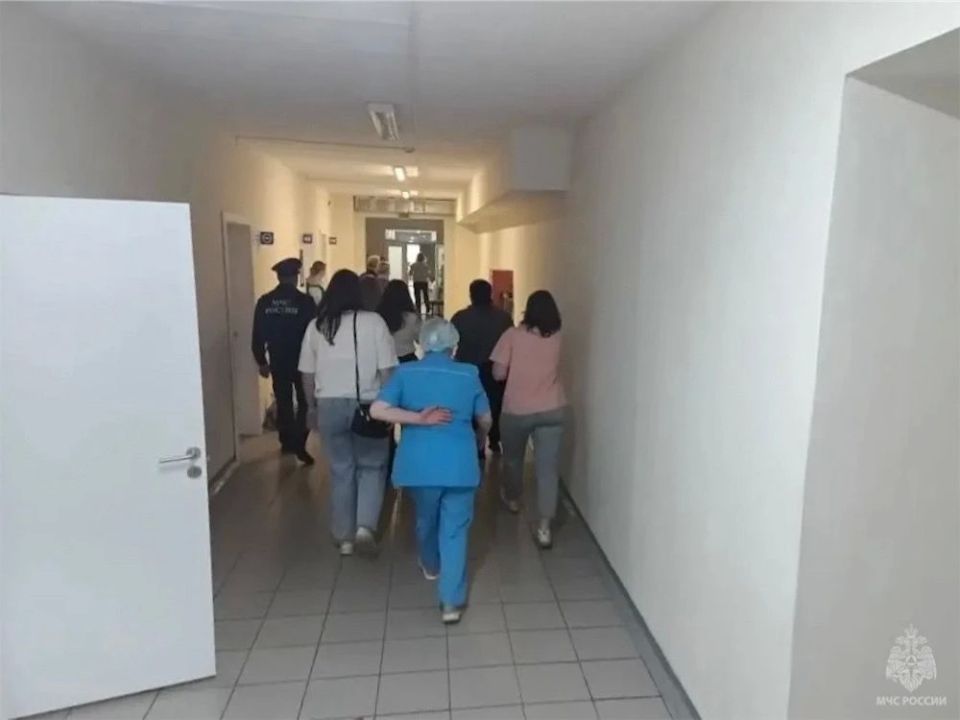 Сотрудники Госпожнадзора провели тренировку по эвакуации Сотрудники Госпожнадзора провели тренировку по эвакуации