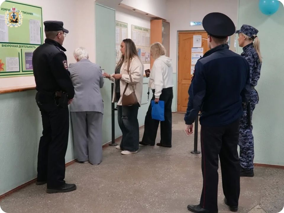 Росгвардейцы приняли участие в обеспечении безопасности на праздничных мероприятиях в честь последнего звонка Росгвардейцы приняли участие в обеспечении безопасности на праздничных мероприятиях в честь последнего звонка