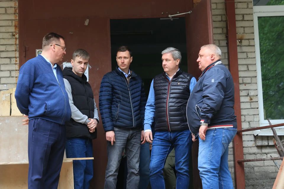 Сегодня вновь посетил школу № 55 в Маймаксе, где идёт капитальный ремонт Сегодня вновь посетил школу № 55 в Маймаксе, где идёт капитальный ремонт