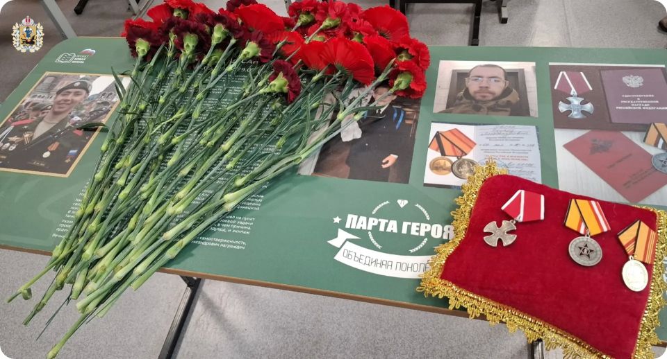 В Архангельске в рамках акции «Сад Памяти» открыли «Парту героя» и расширили лицейский дендрарий В Архангельске в рамках акции «Сад Памяти» открыли «Парту героя» и расширили лицейский дендрарий