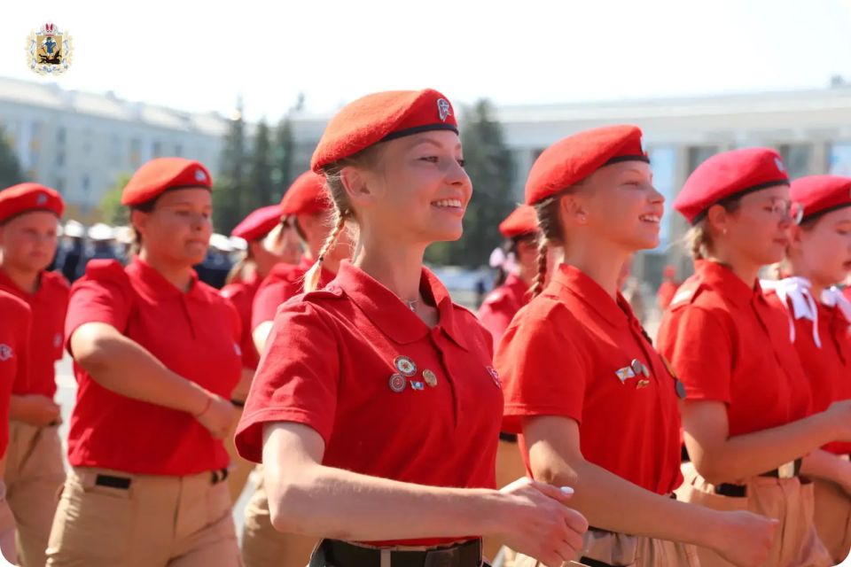 Всероссийское детско-юношеское военно-патриотическое общественное движение «Юнармия» отмечает десятилетие Всероссийское детско-юношеское военно-патриотическое общественное движение «Юнармия» отмечает десятилетие