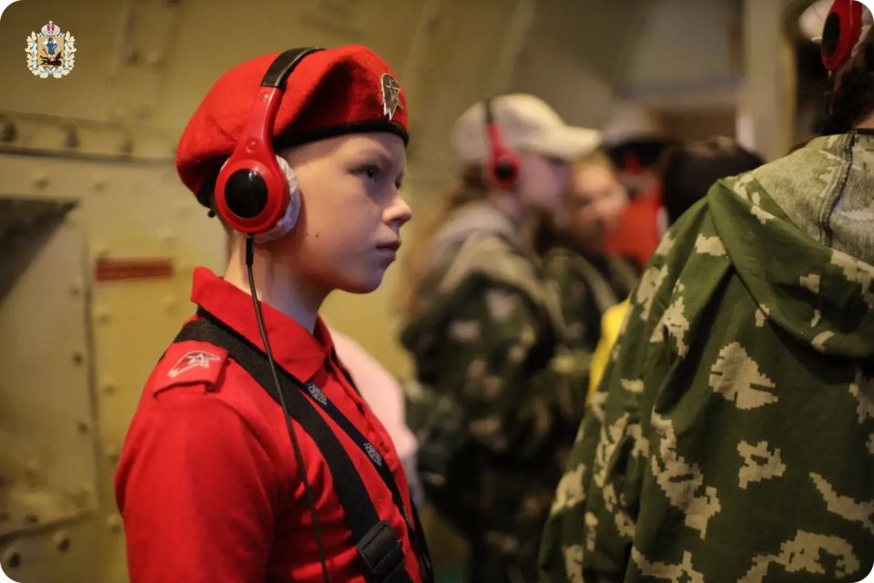 Всероссийское детско-юношеское военно-патриотическое общественное движение «Юнармия» отмечает десятилетие Всероссийское детско-юношеское военно-патриотическое общественное движение «Юнармия» отмечает десятилетие