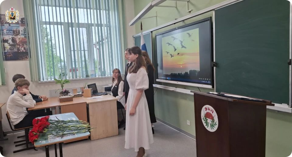 В Архангельске в рамках акции «Сад Памяти» открыли «Парту героя» и расширили лицейский дендрарий В Архангельске в рамках акции «Сад Памяти» открыли «Парту героя» и расширили лицейский дендрарий
