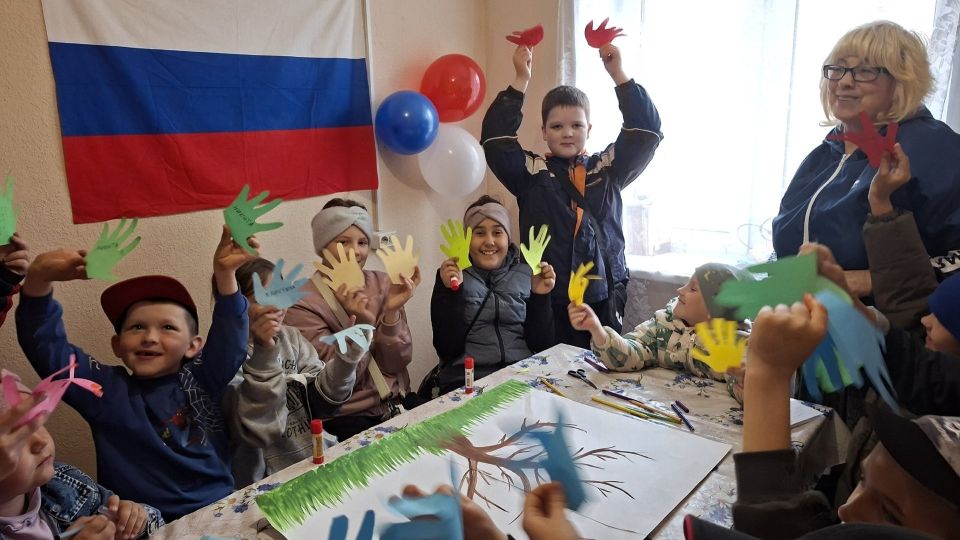 «Дерево дружбы» выросло в Молодёжном: как в Коноше отметили День соседей «Дерево дружбы» выросло в Молодёжном: как в Коноше отметили День соседей