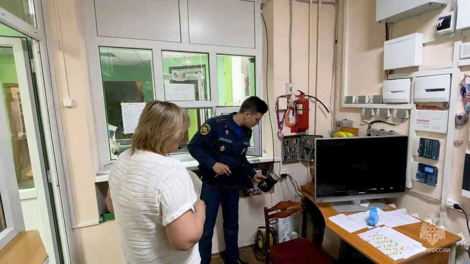 Детская безопасность на особом контроле сотрудников Государственного пожарного надзора Детская безопасность на особом контроле сотрудников Государственного пожарного надзора