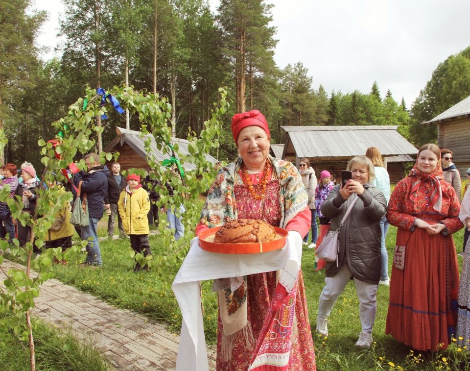 «Малые Корелы» приглашают на Троицкие гуляния! Начало сегодня, 31 мая, в 12.00 «Малые Корелы» приглашают на Троицкие гуляния! Начало сегодня, 31 мая, в 12.00