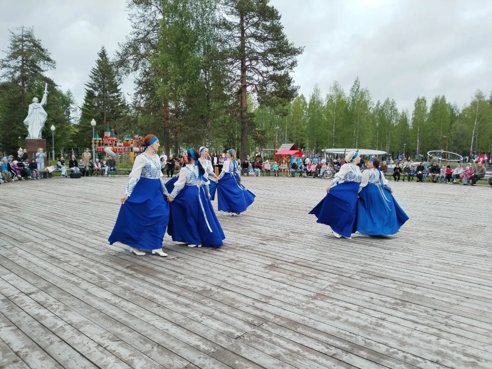 Прямо сейчас — настоящий праздник для детей и взрослых в Мирном! Прямо сейчас — настоящий праздник для детей и взрослых в Мирном!