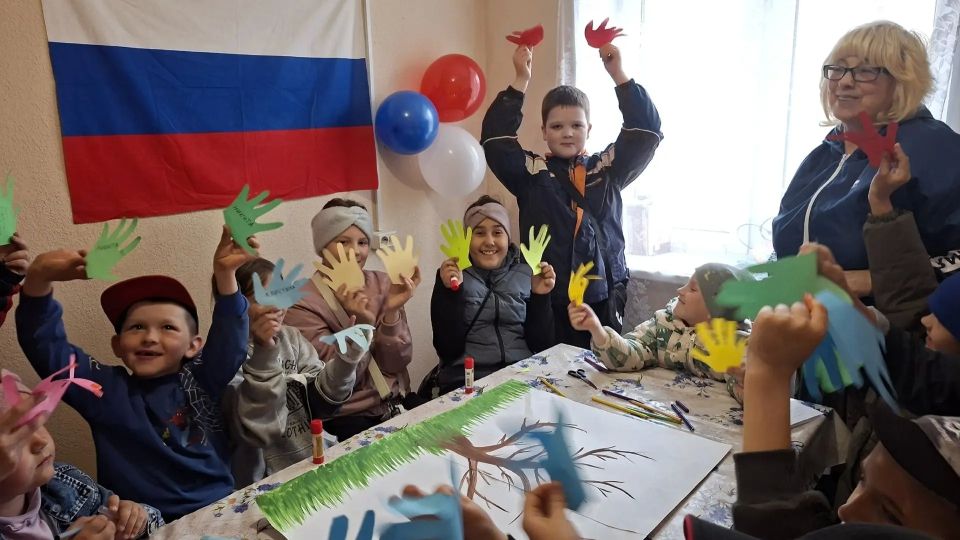 «Дерево дружбы» выросло в Молодёжном: как в Коноше отметили День соседей «Дерево дружбы» выросло в Молодёжном: как в Коноше отметили День соседей