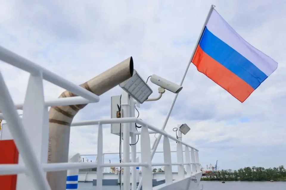 Александр Цыбульский: Сегодня для рыбопромышленной отрасли Архангельской области важное событие: на ярусолове-процессоре «Марлин» поднят Государственный флаг Российской Федерации Александр Цыбульский: Сегодня для рыбопромышленной отрасли Архангельской области важное событие: на ярусолове-процессоре «Марлин» поднят Государственный флаг Российской Федерации