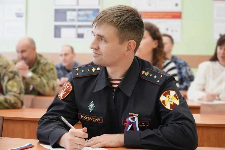 Росгвардейцы Архангельской области написали диктант по русскому языку Росгвардейцы Архангельской области написали диктант по русскому языку