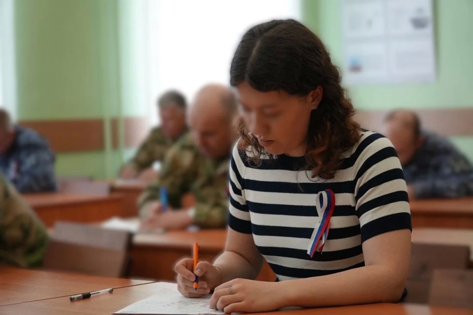Росгвардейцы Архангельской области написали диктант по русскому языку Росгвардейцы Архангельской области написали диктант по русскому языку