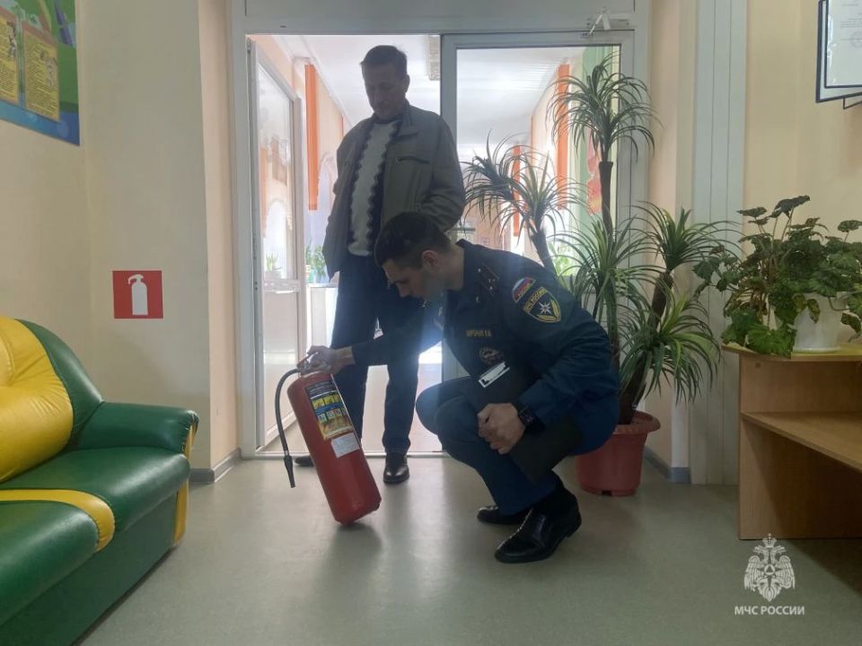 В Пинежском районе проверили безопасность зданий, где находятся малыши В Пинежском районе проверили безопасность зданий, где находятся малыши