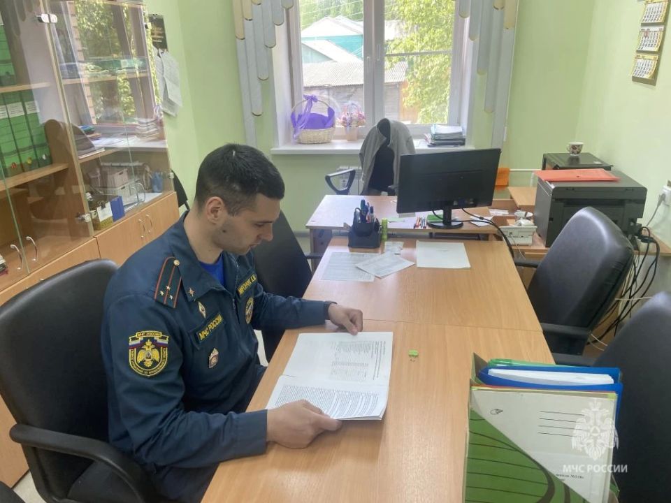 В Пинежском районе проверили безопасность зданий, где находятся малыши В Пинежском районе проверили безопасность зданий, где находятся малыши