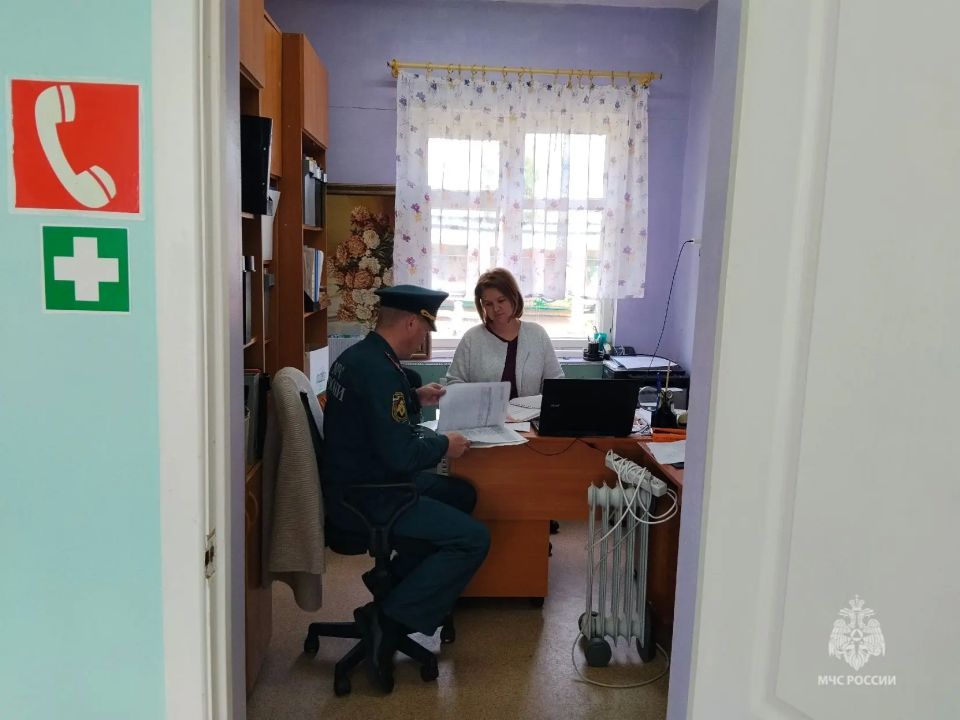 В Пинежском районе проверили безопасность зданий, где находятся малыши В Пинежском районе проверили безопасность зданий, где находятся малыши