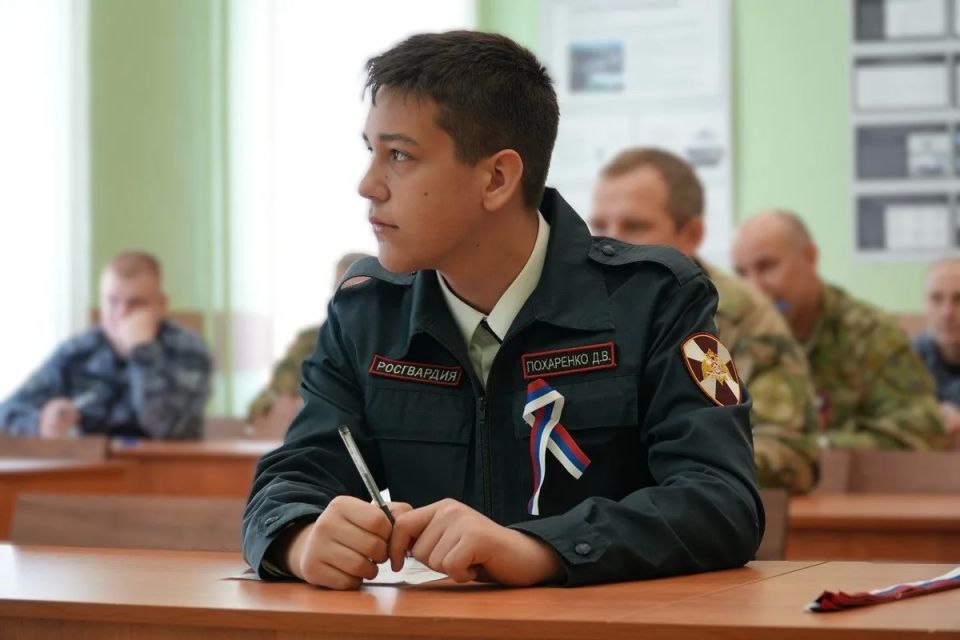 Росгвардейцы Архангельской области написали диктант по русскому языку Росгвардейцы Архангельской области написали диктант по русскому языку